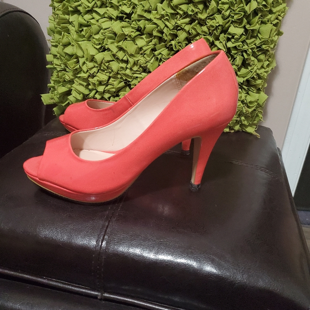 Shoes - Picture 2 of 7